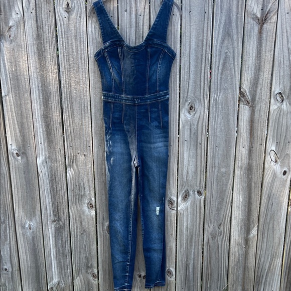 Guess Denim Sleeveless Jumpsuit Size Small EUC - Picture 1 of 8
